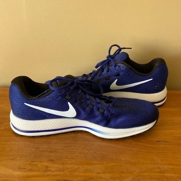 NEW! Men's NIKE Zoom Vomero 12 Running Shoes Size 13